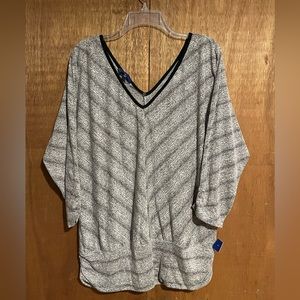 Apt 9 V Neck Top Plunge Front & Back 3/4 Sleeve XL  Gray with black stripes